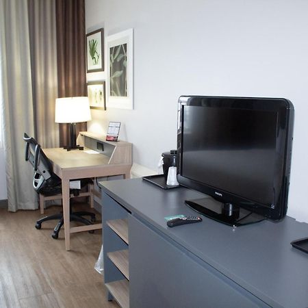 Country Inn & Suites By Radisson, Big Rapids, Mi Εξωτερικό φωτογραφία