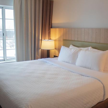 Country Inn & Suites By Radisson, Big Rapids, Mi Εξωτερικό φωτογραφία