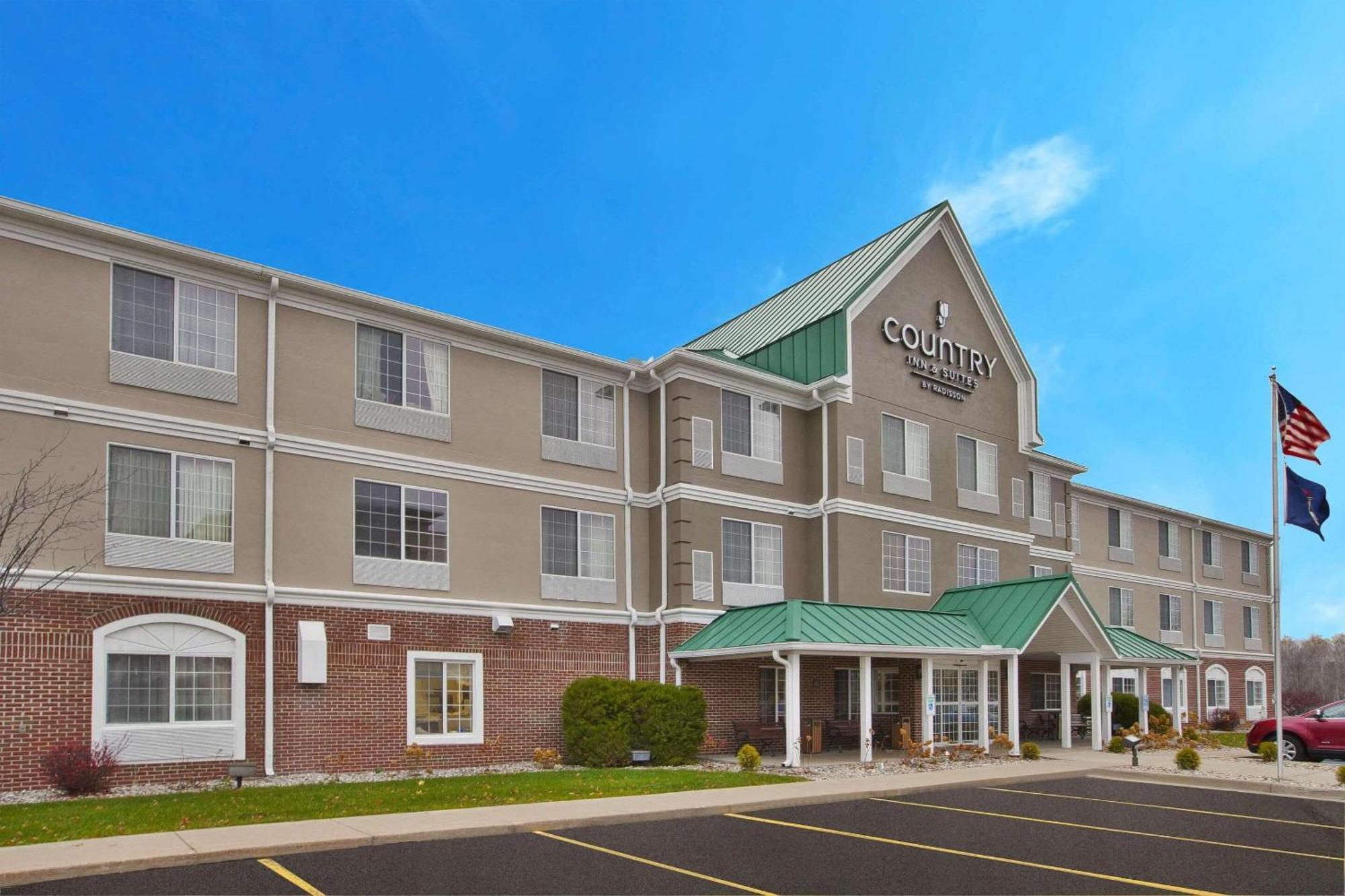 Country Inn & Suites By Radisson, Big Rapids, Mi Εξωτερικό φωτογραφία