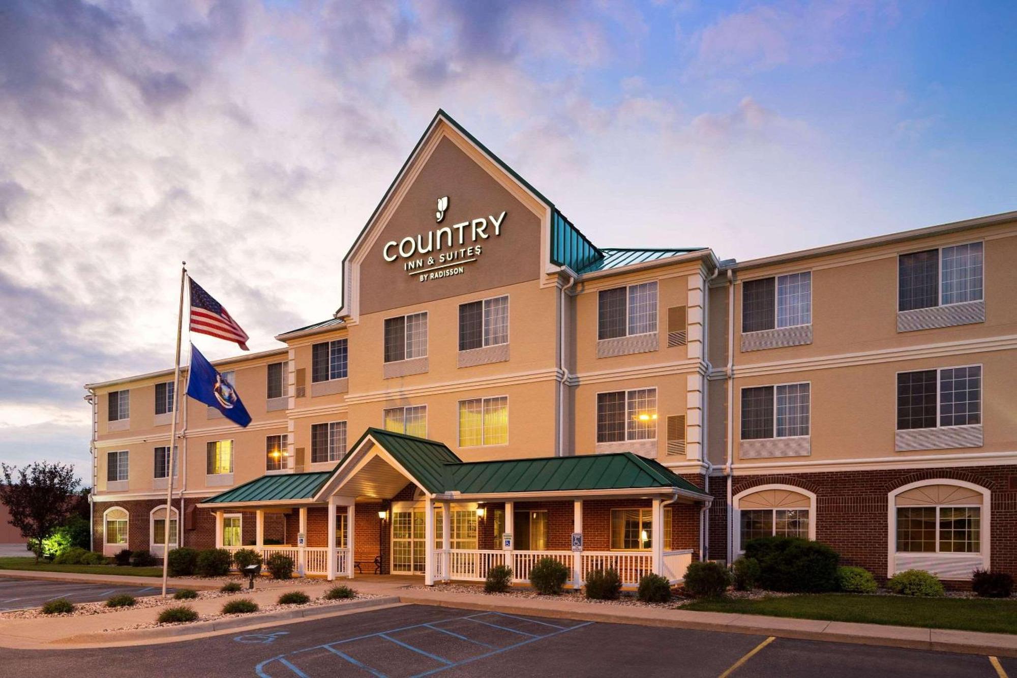 Country Inn & Suites By Radisson, Big Rapids, Mi Εξωτερικό φωτογραφία