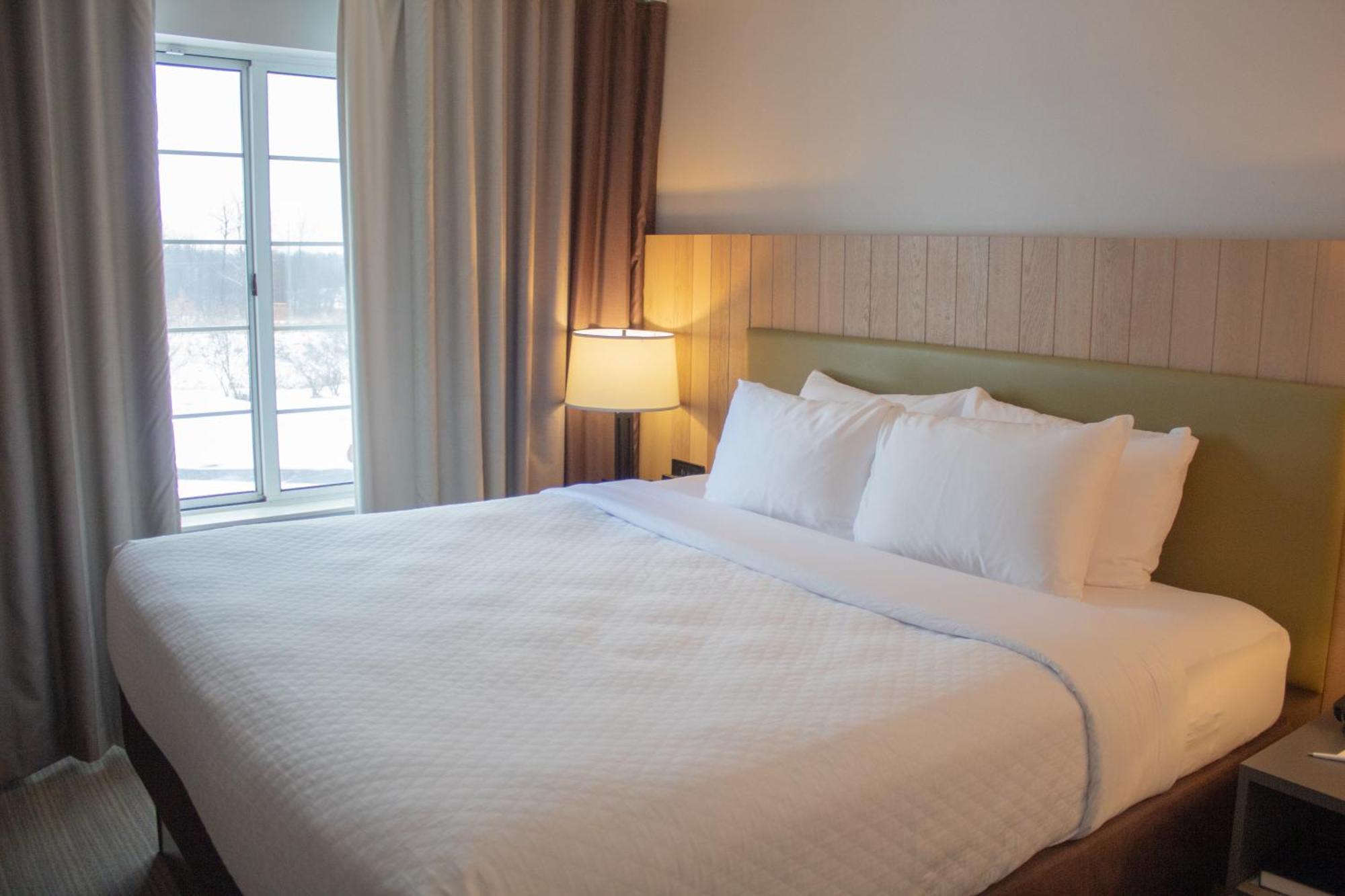 Country Inn & Suites By Radisson, Big Rapids, Mi Εξωτερικό φωτογραφία