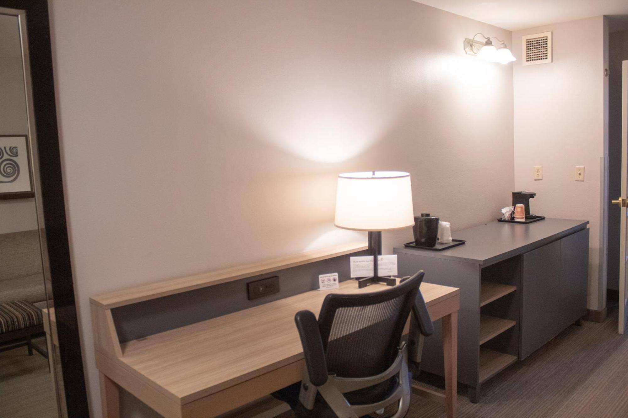 Country Inn & Suites By Radisson, Big Rapids, Mi Εξωτερικό φωτογραφία