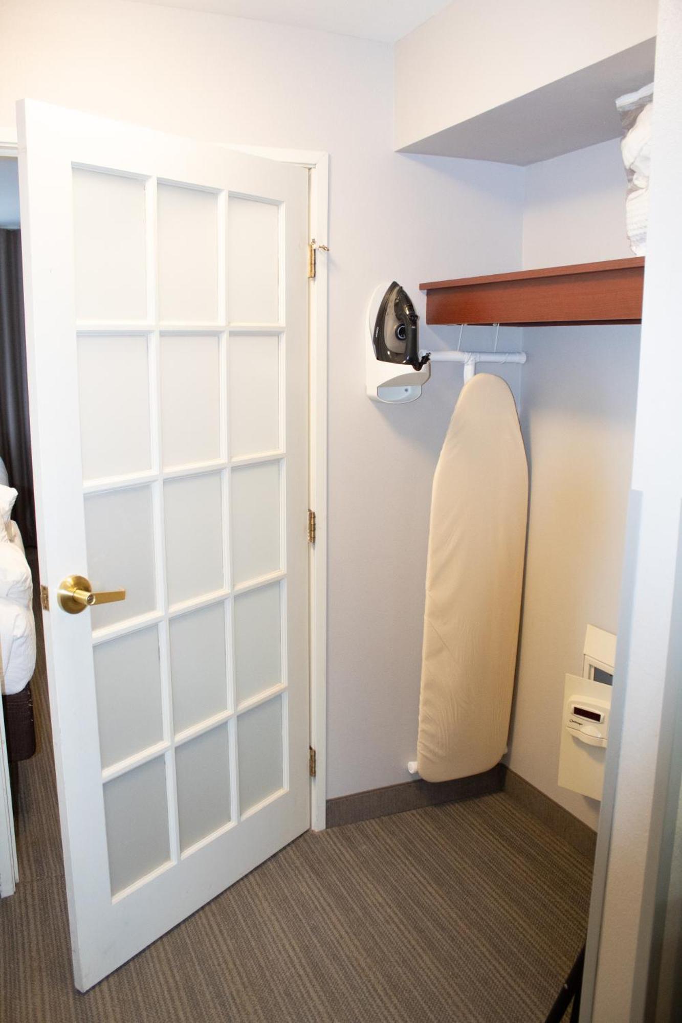 Country Inn & Suites By Radisson, Big Rapids, Mi Εξωτερικό φωτογραφία